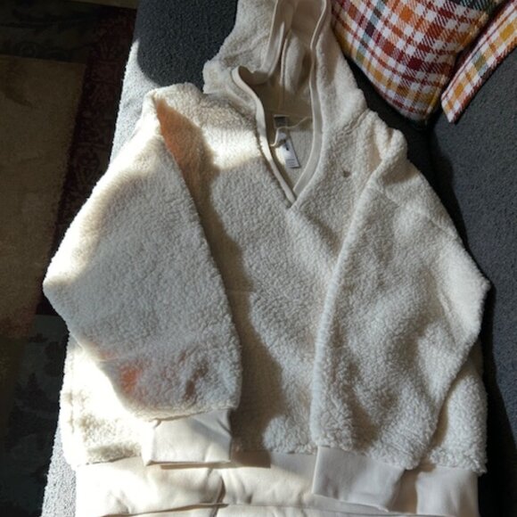 Victoria's Secret Pink Cozy Fluffy Fleece Pullover Rib Knit Cuffs & Hem Hoodie - Picture 7 of 12